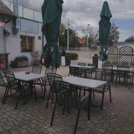 Hotel Lei'S Wok Neusiedl am See Exterior foto